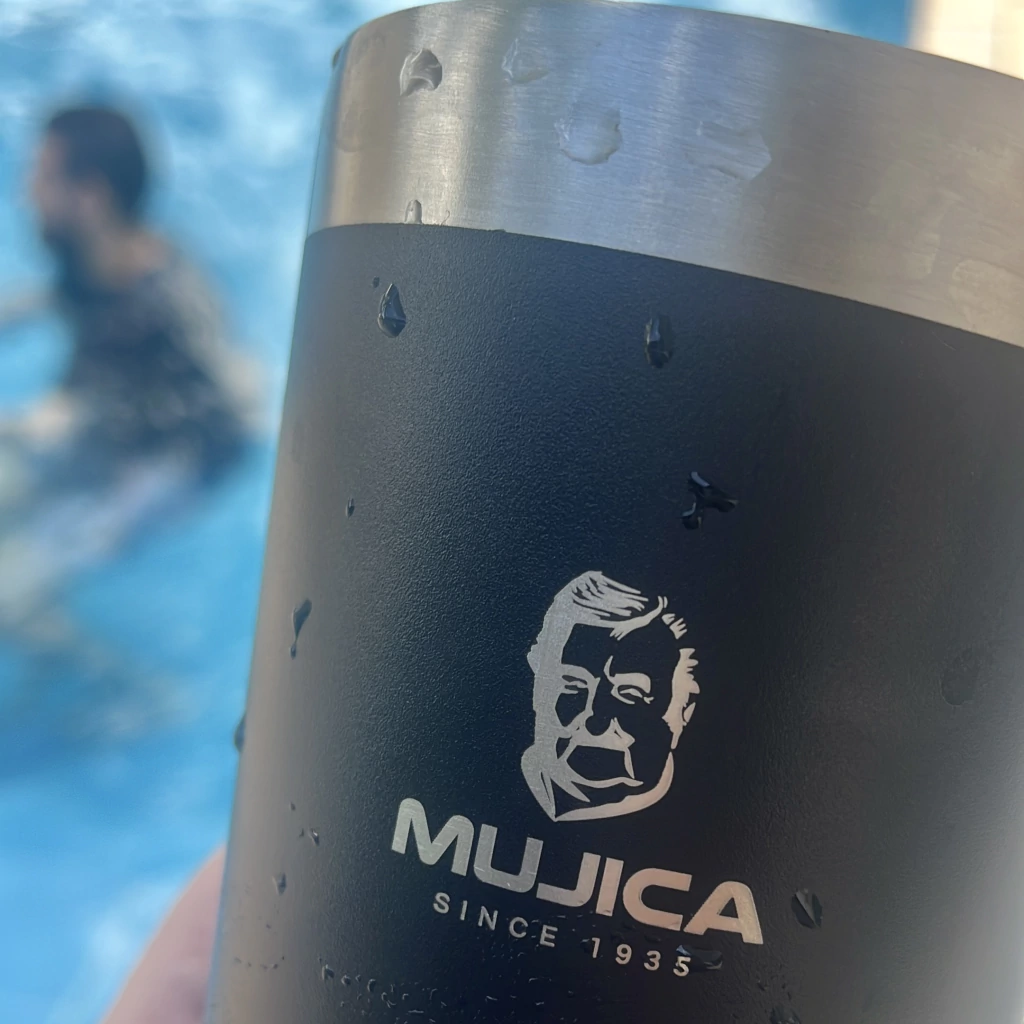 Copo Mujica preto - Térmico (470ml)